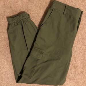 Forever 21 cargo Capri pants